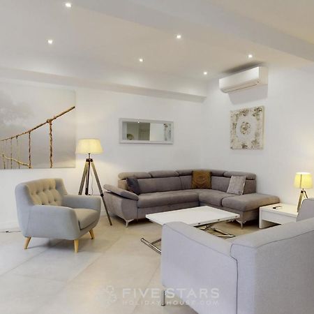 Grand Suite Promenade Five Stars Holiday House Nisa Exterior foto