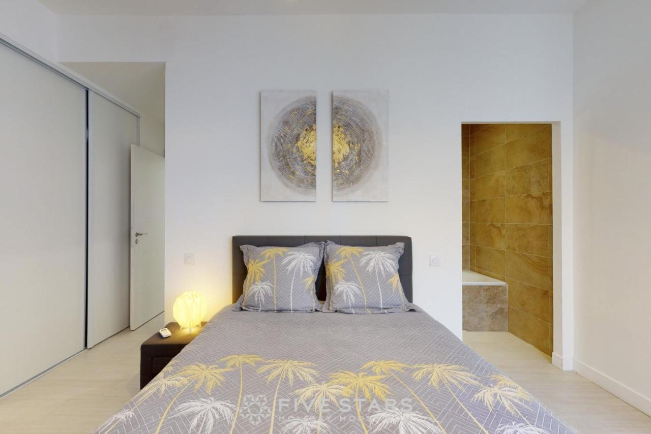 Grand Suite Promenade Five Stars Holiday House Nisa Exterior foto
