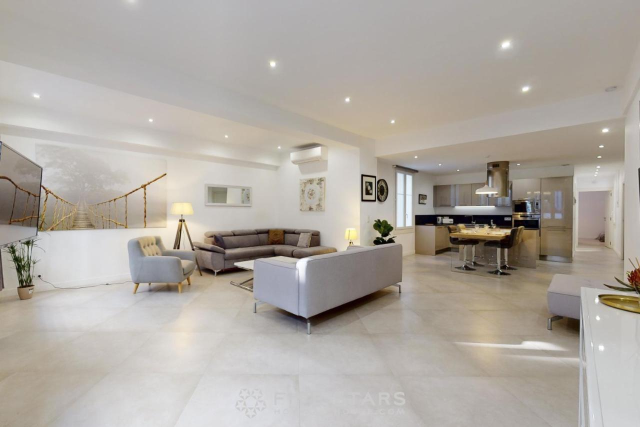 Grand Suite Promenade Five Stars Holiday House Nisa Exterior foto