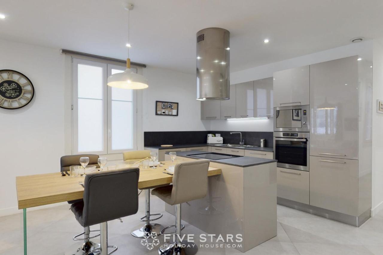 Grand Suite Promenade Five Stars Holiday House Nisa Exterior foto